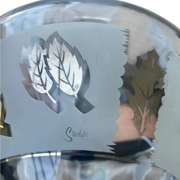 Mid-century Starlyte Chip and Dip Bowls in Silver Leaf - Picture 10 of 13